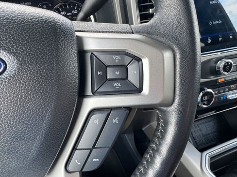 Used 2022 Ford F250 Lariat w/ Black Appearance Package AWD/4WD image 16