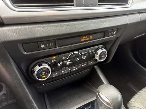 Used 2014 MAZDA MAZDA3 s Grand Touring w/ Technology Package image 21