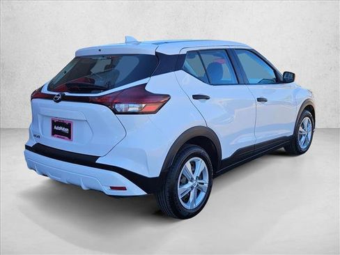 Used 2022 Nissan Kicks S FWD image 5