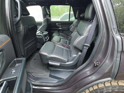 Used 2025 Ford Expedition Tremor AWD/4WD image 14