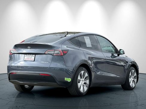 Used 2023 Tesla Model Y Long Range image 4