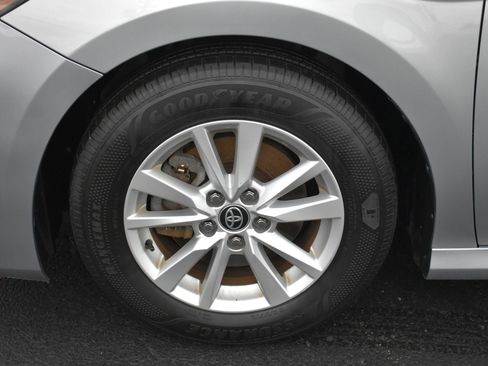 Used 2025 Toyota Camry LE image 11