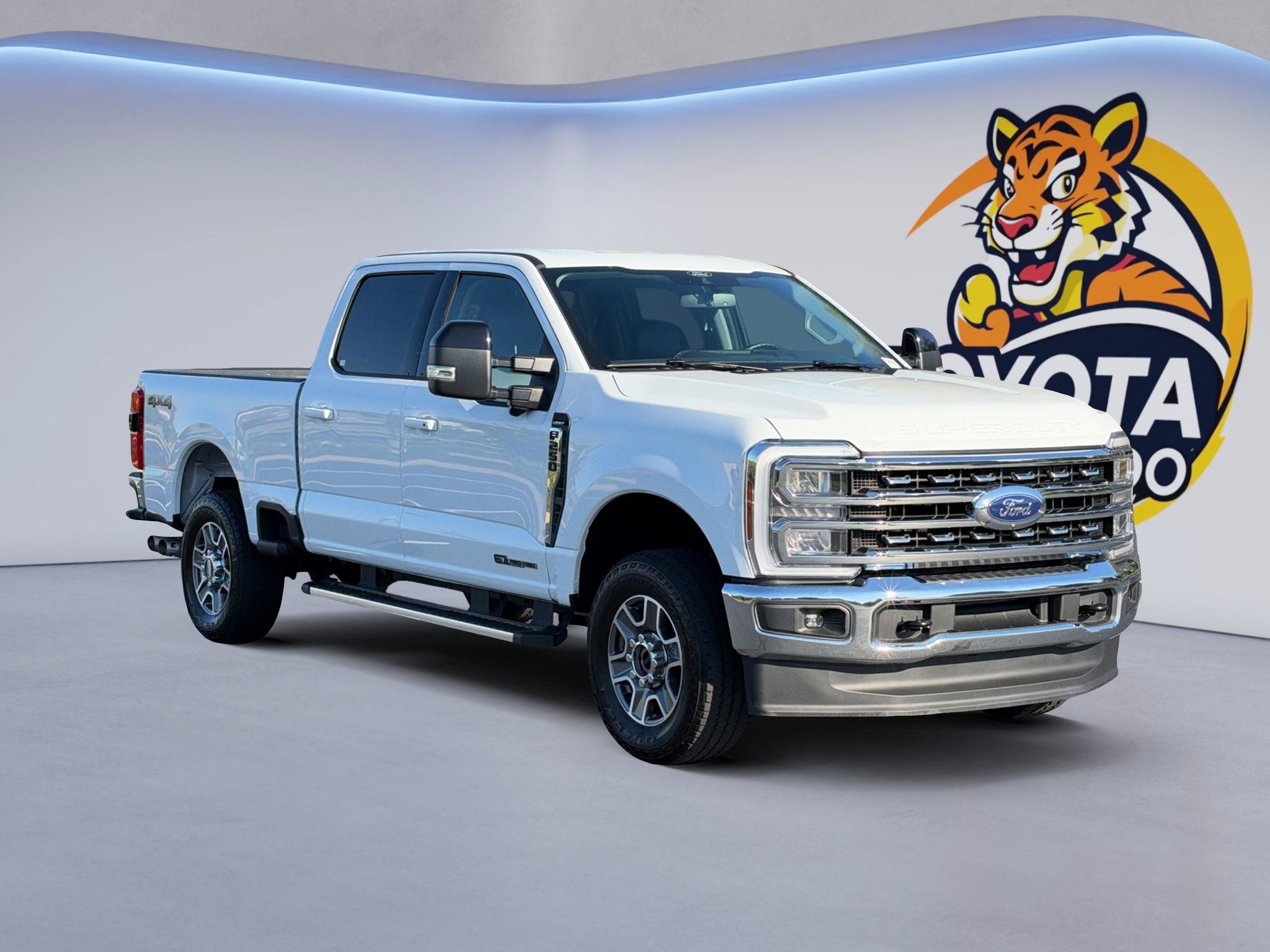 Used 2026 Ford F250 Lariat AWD/4WD image 3