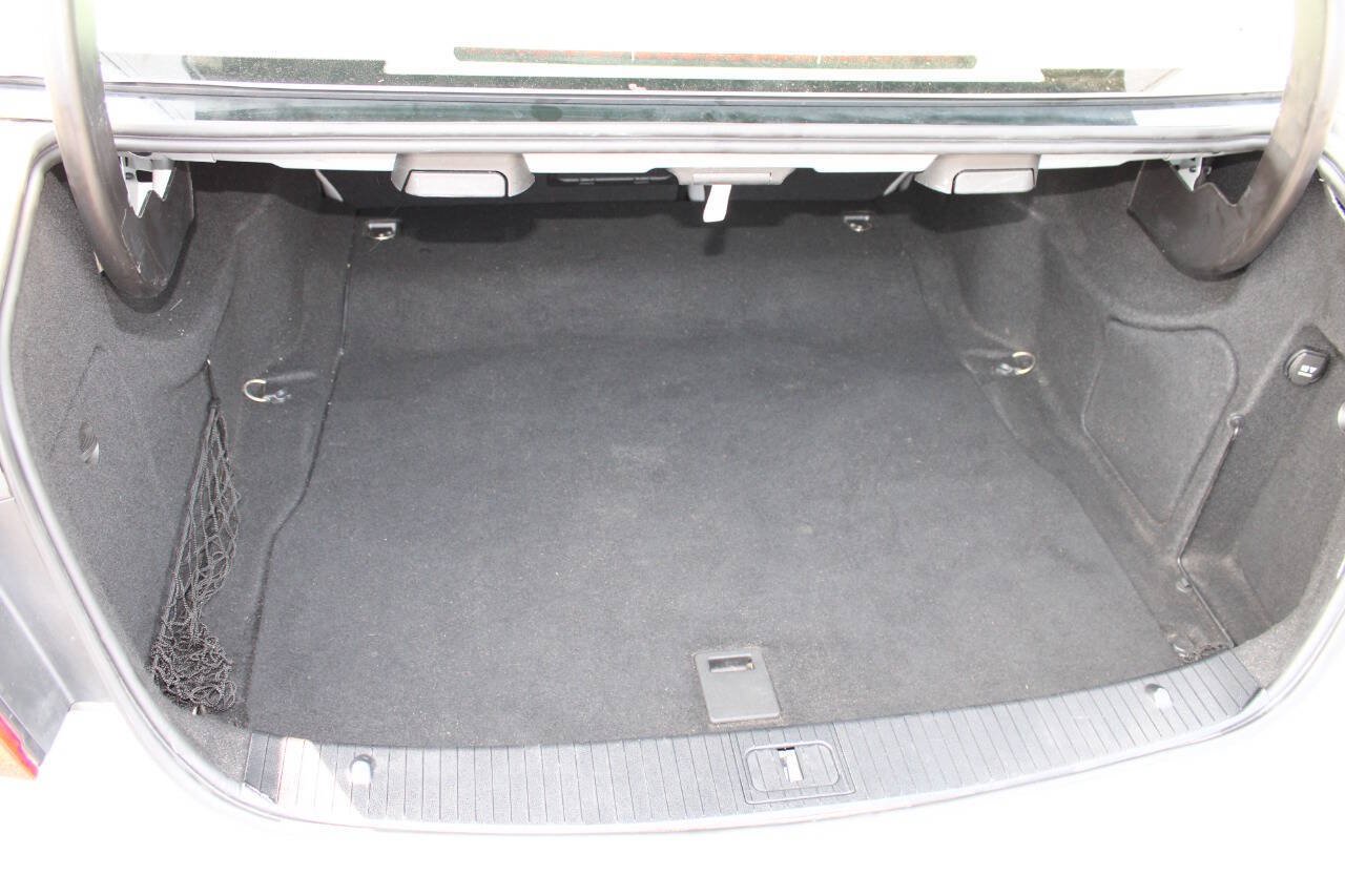 Used 2011 Mercedes-Benz E 350 4MATIC Sedan image 25