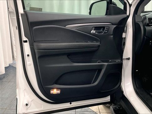 Used 2023 Honda Ridgeline RTL-E image 9