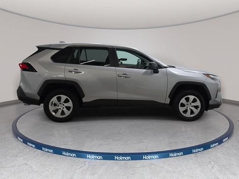 Certified 2025 Toyota RAV4 LE AWD/4WD image 4