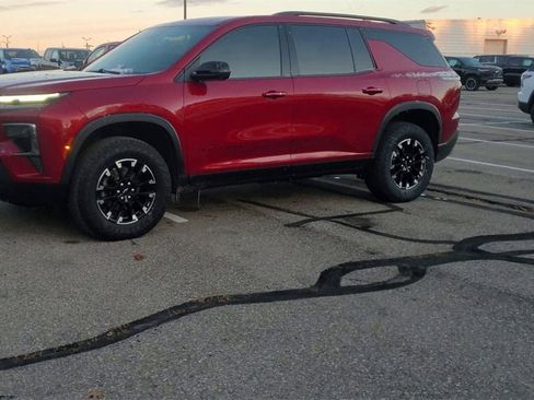 Certified 2024 Chevrolet Traverse Z71 w/ Enhanced Driving Package image 4