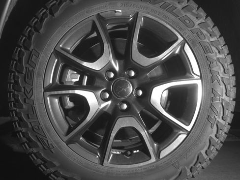 Used 2025 Jeep Compass Trailhawk AWD/4WD image 12