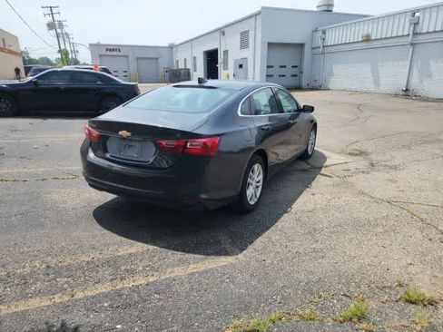 Used 2018 Chevrolet Malibu LT w/ Driver Confidence Package FWD image 16