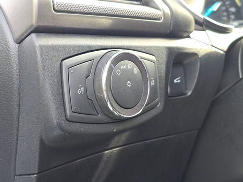 Used 2019 Ford Fusion SE FWD image 23