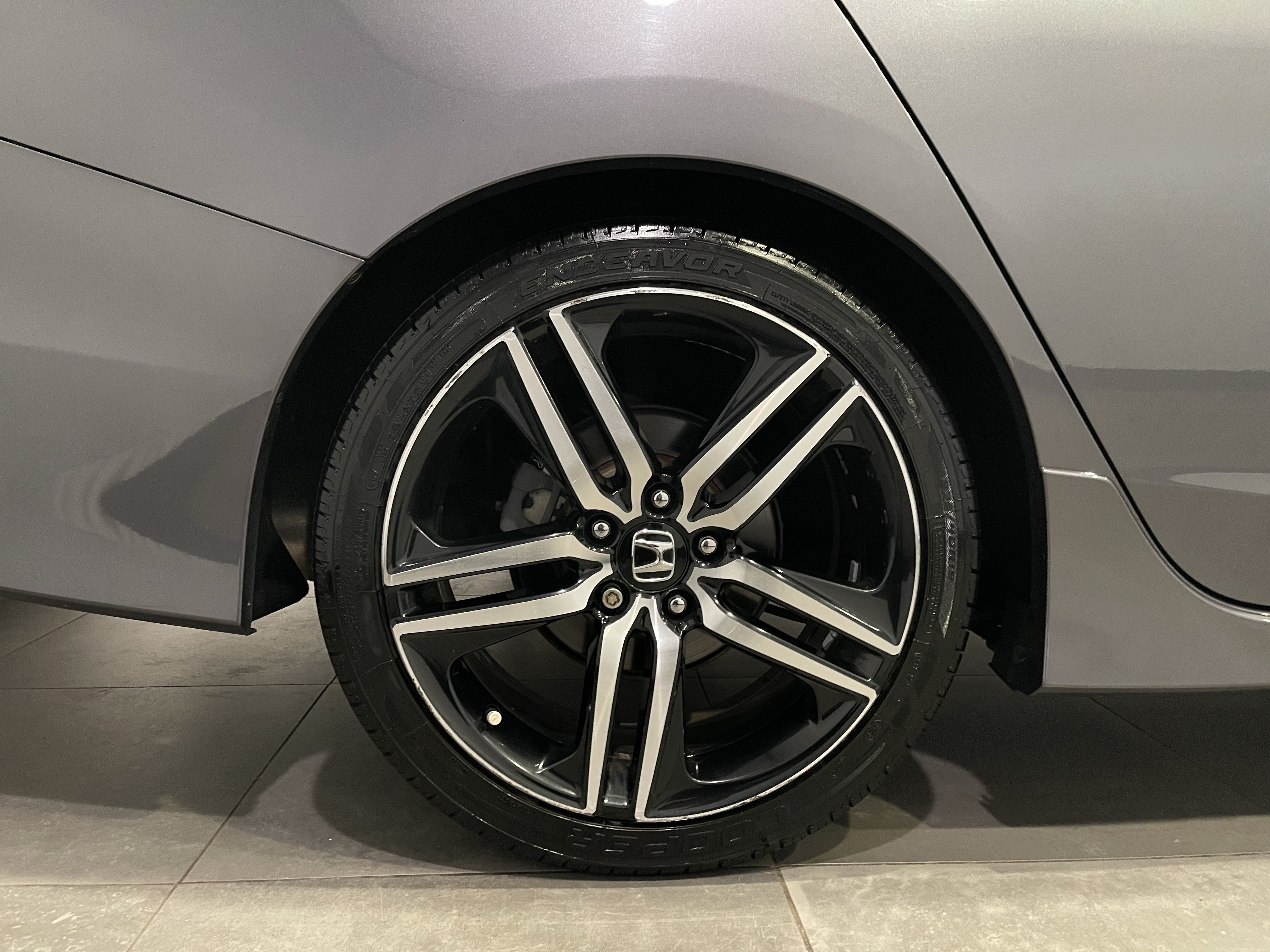 Used 2017 Honda Accord Touring image 9