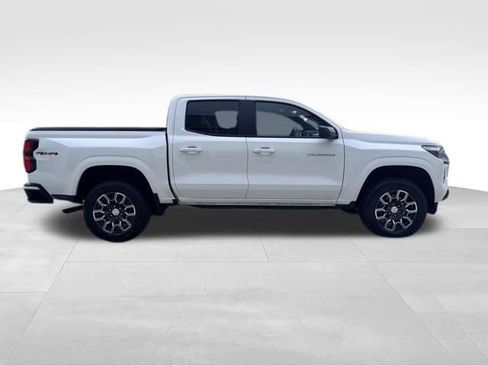 Used 2023 Chevrolet Colorado LT w/ LT Convenience Package III AWD/4WD image 8