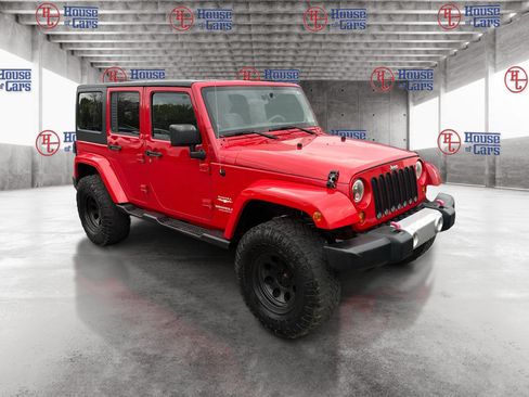 Used 2012 Jeep Wrangler Unlimited Sahara w/ Connectivity Group AWD/4WD image 3