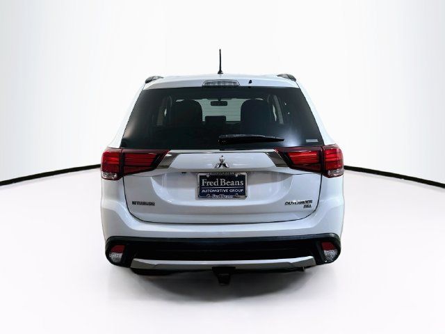Used 2016 Mitsubishi Outlander AWD image 9