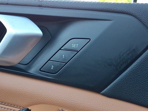 Used 2019 BMW X5 xDrive40i w/ Premium Package 2 AWD/4WD image 24