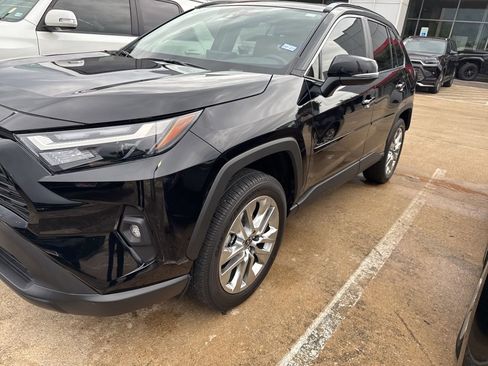 Used 2025 Toyota RAV4 XLE Premium image 1