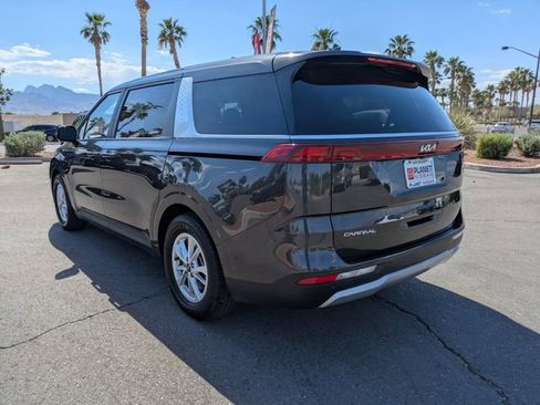 Used 2024 Kia Carnival LX FWD image 8