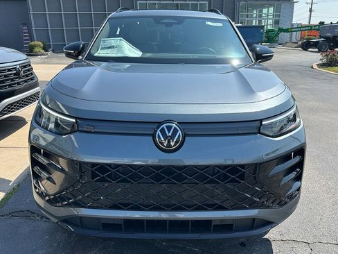 New 2025 Volkswagen Tiguan SE R-Line image 5