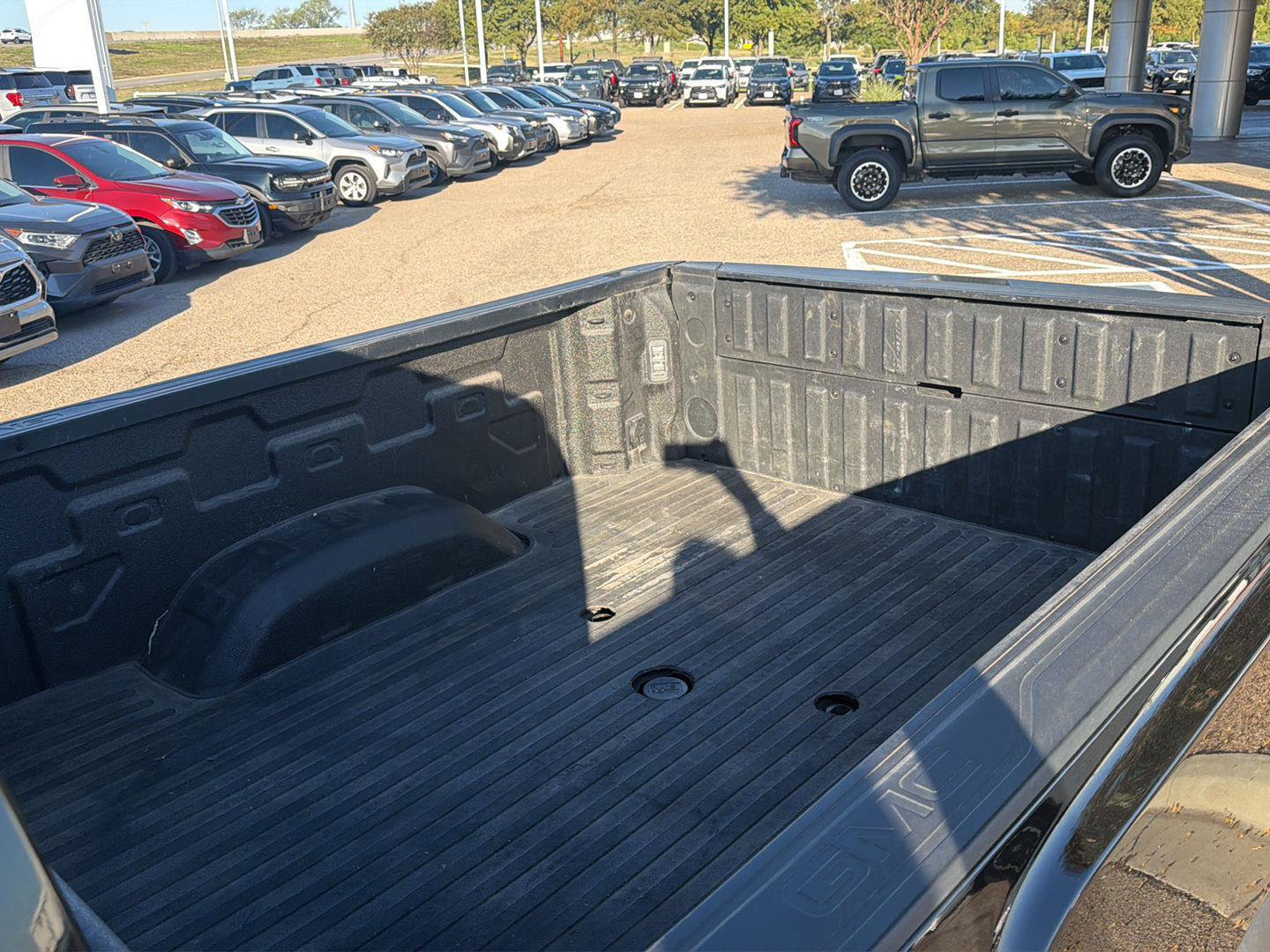Used 2021 GMC Sierra 2500 Denali w/ Denali Black Diamond Edition AWD/4WD image 13