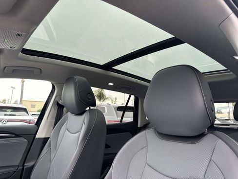 New 2026 Volkswagen Tiguan SE FWD image 15