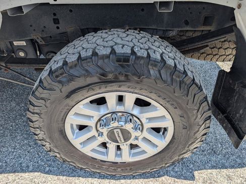 Used 2019 Ford F250 XLT w/ Snow Plow Prep Package AWD/4WD image 10