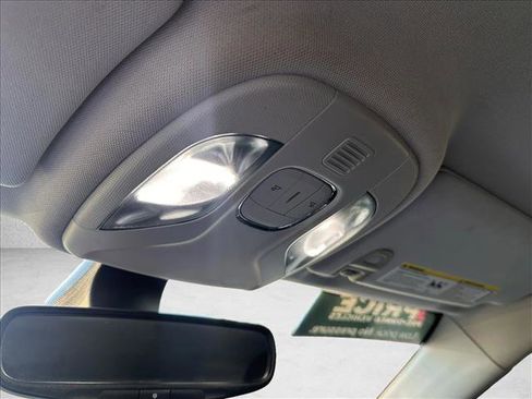 Used 2018 Jeep Compass Latitude w/ Popular Equipment Group image 15