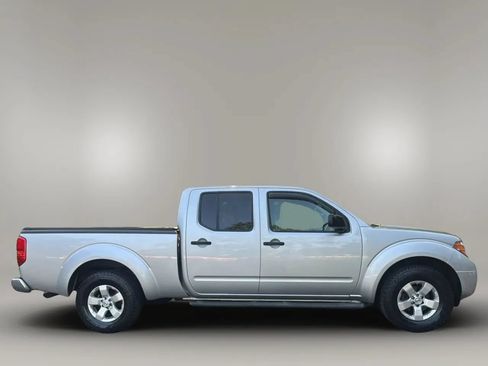 Used 2013 Nissan Frontier SV RWD image 7