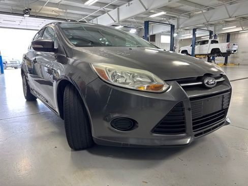 Used 2014 Ford Focus SE w/ SE Winter Package FWD image 23