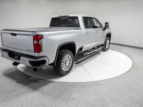 Used 2022 Chevrolet Silverado 3500 High Country image 32