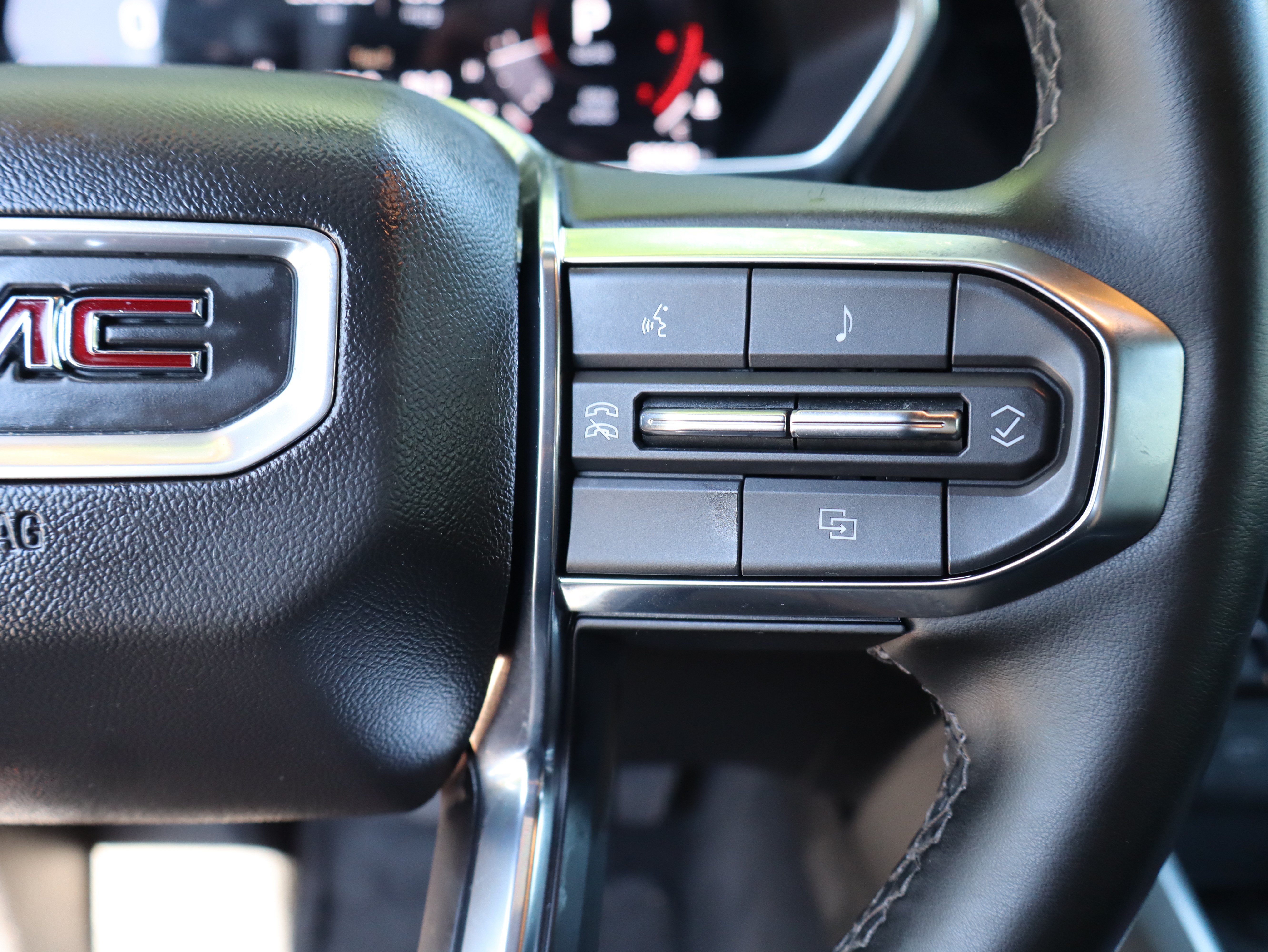 Used 2025 GMC Canyon Elevation w/ Convenience Package RWD image 29