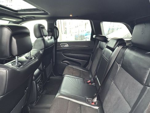 Certified 2022 Jeep Grand Cherokee Laredo X image 24