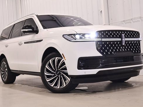Used 2025 Lincoln Navigator Black Label image 50