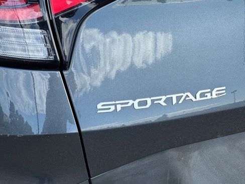 Used 2023 Kia Sportage LX image 32