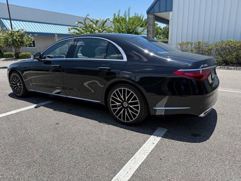 Used 2022 Mercedes-Benz S 580 4MATIC Sedan w/ Rear Seat Package image 5