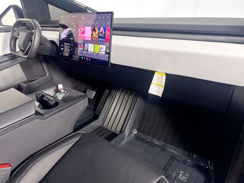 Used 2024 Tesla Cybertruck AWD Crew Cab image 30