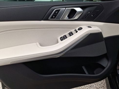 Used 2022 BMW X5 M50i w/ Executive Package image 14