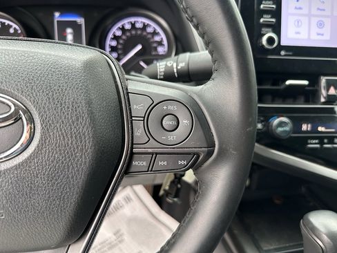 Used 2024 Toyota Camry SE image 19