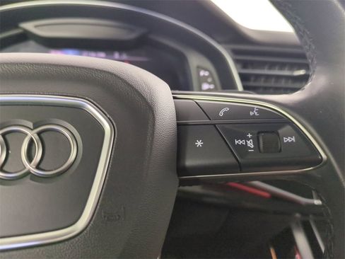 Used 2023 Audi Q7 3.0T Prestige image 32