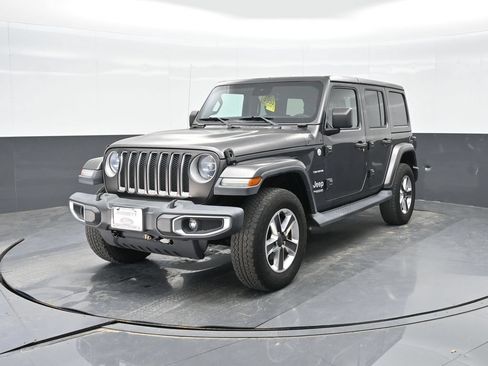 Used 2019 Jeep Wrangler Unlimited Sahara AWD/4WD image 10