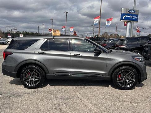 Certified 2025 Ford Explorer ST-Line w/ ST-Line Street Pack image 2