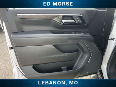Used 2025 Chevrolet Suburban Z71 AWD/4WD image 21