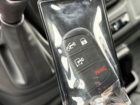 Used 2025 RAM ProMaster 2500 w/ Storage Group image 34