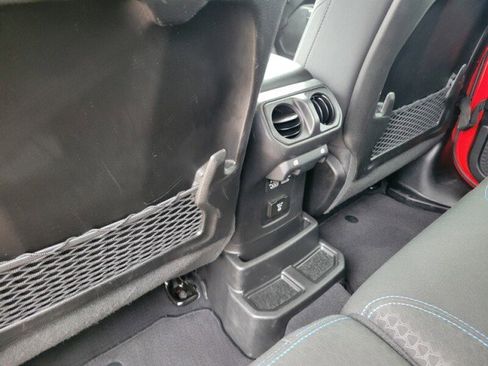 Used 2025 Jeep Wrangler Unlimited Rubicon 4xe w/ Safety Group AWD/4WD image 31