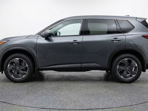 Used 2025 Nissan Rogue SV image 5