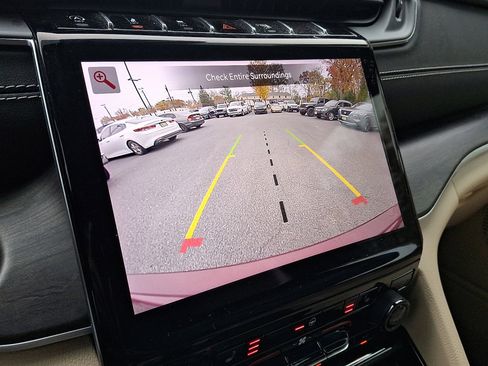 Used 2023 Jeep Grand Cherokee Limited w/ Trailer Tow Prep Group (B) image 27