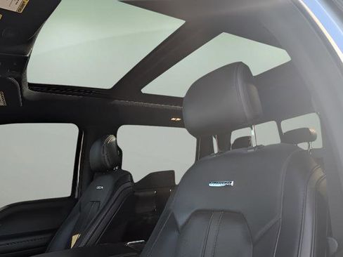 Used 2017 Ford F250 Platinum w/ Platinum Ultimate Package image 16