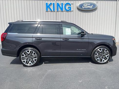 Certified 2025 Ford Expedition Platinum w/ Platinum Ultimate Package AWD/4WD image 1