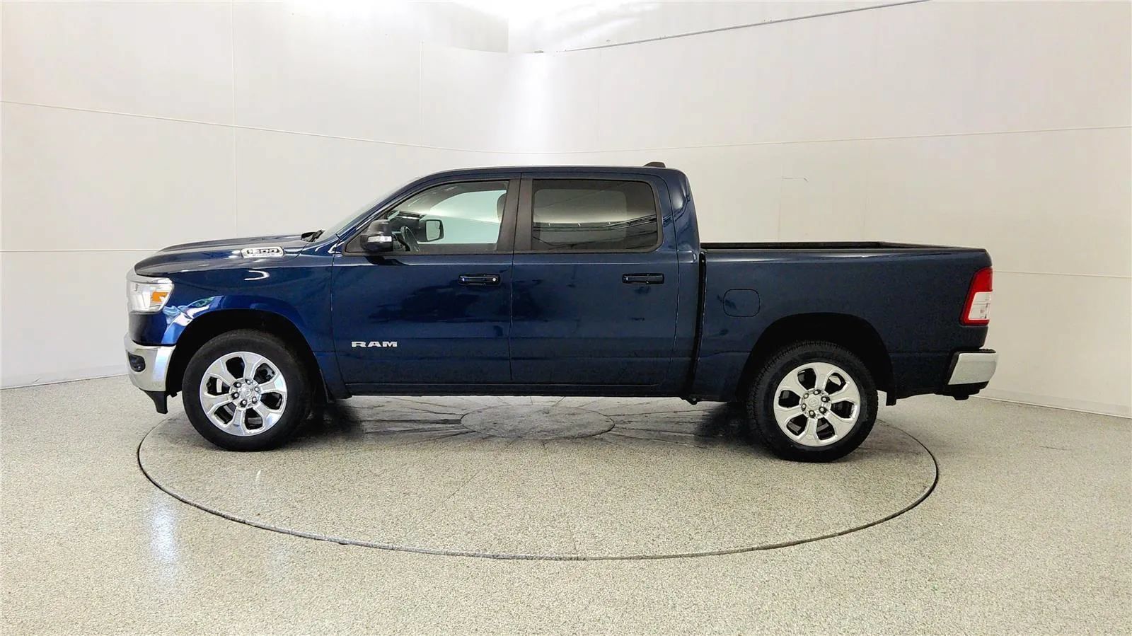 Used 2022 RAM 1500 Big Horn AWD/4WD image 4