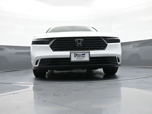 Certified 2023 Honda Accord EX image 27