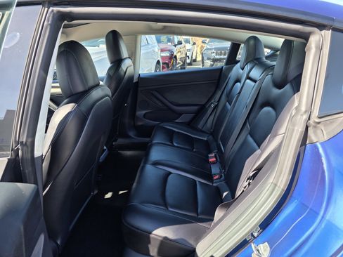 Used 2022 Tesla Model 3 image 19